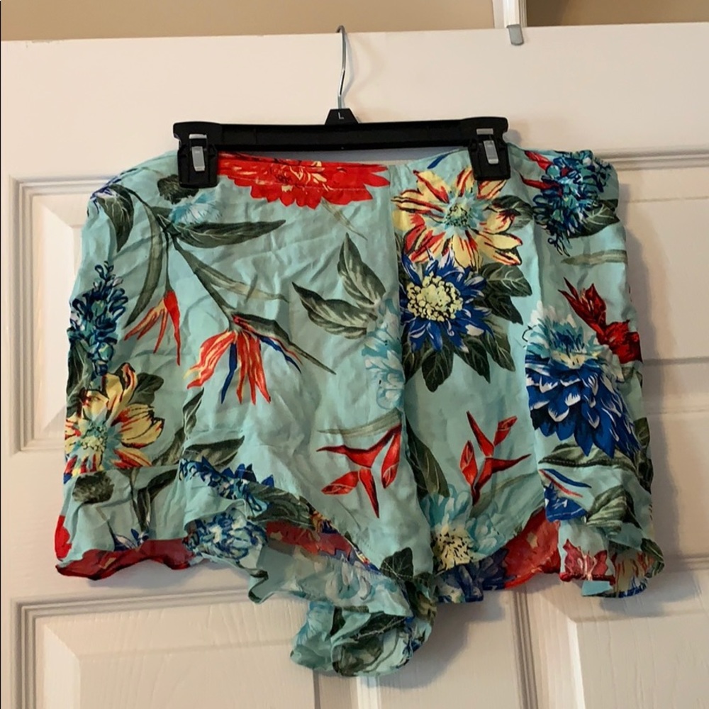 Boutique elastic shorts